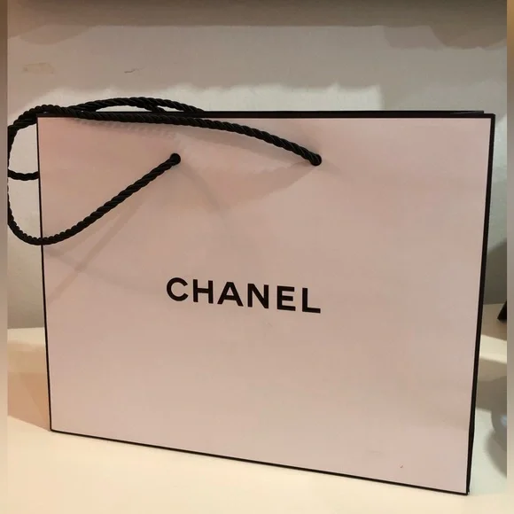 CHANEL gift bag white - Picture 2 of 3